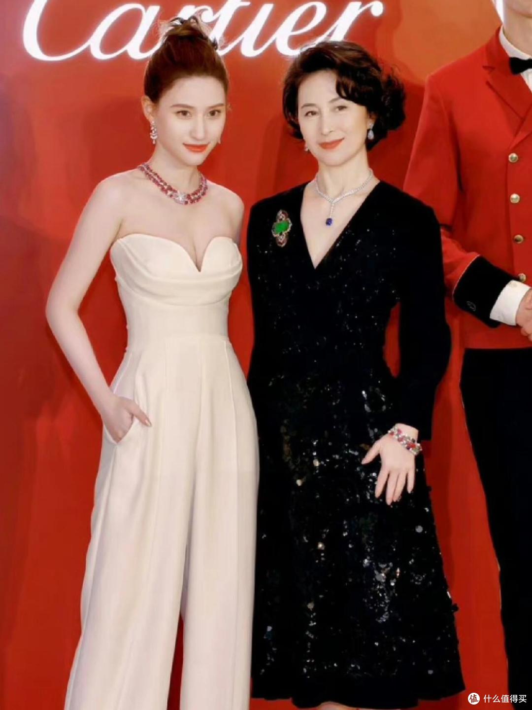 看了宗馥莉再看何超琼:才懂什么是“大女主”,气质根本遮不住