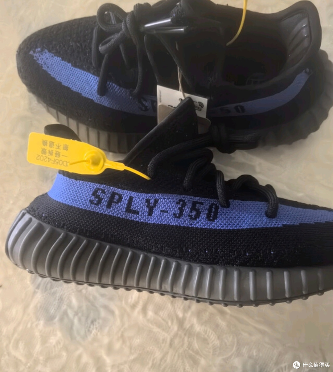 夏日鞋柜C位!阿迪达斯Yeezy350椰子太懂年轻人