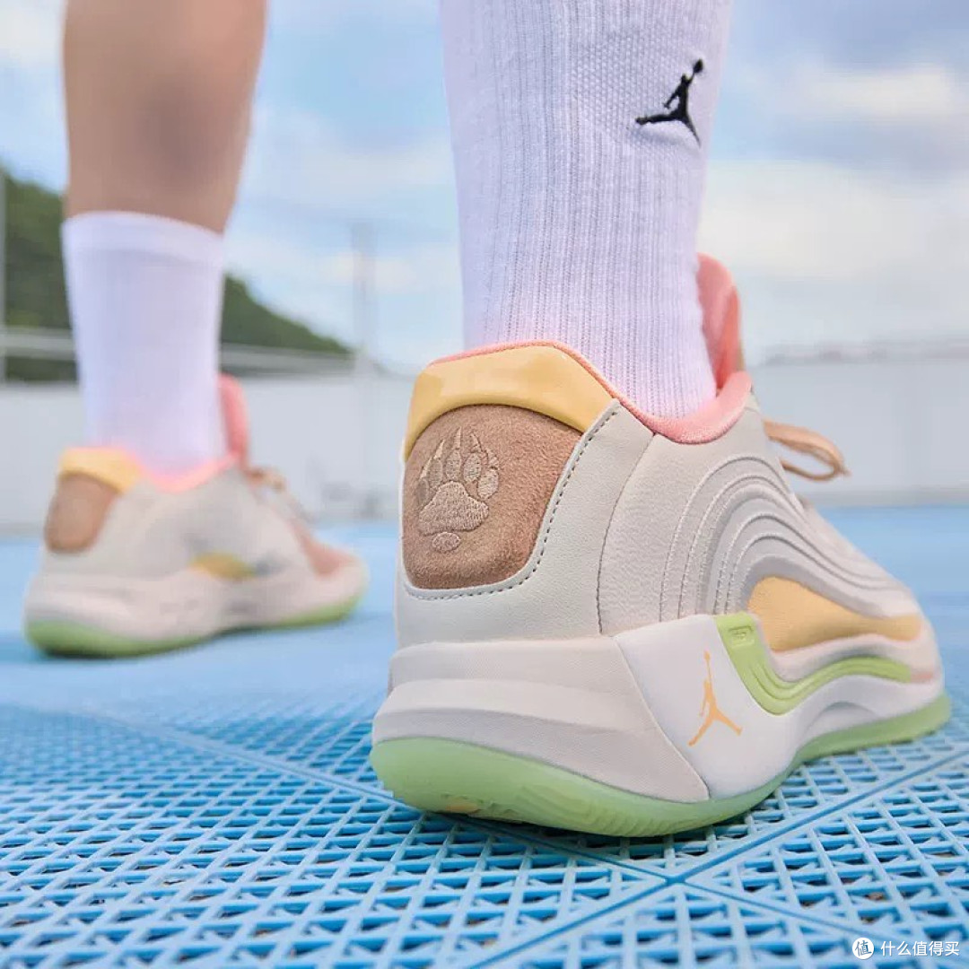 LUKA 4 PF东契奇篮球鞋:为精英球员定制的球场利器