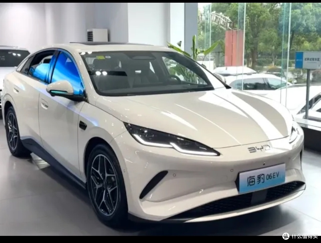 比亚迪海豹06 EV,10.98万起的“价格屠夫”,让合资车慌了?