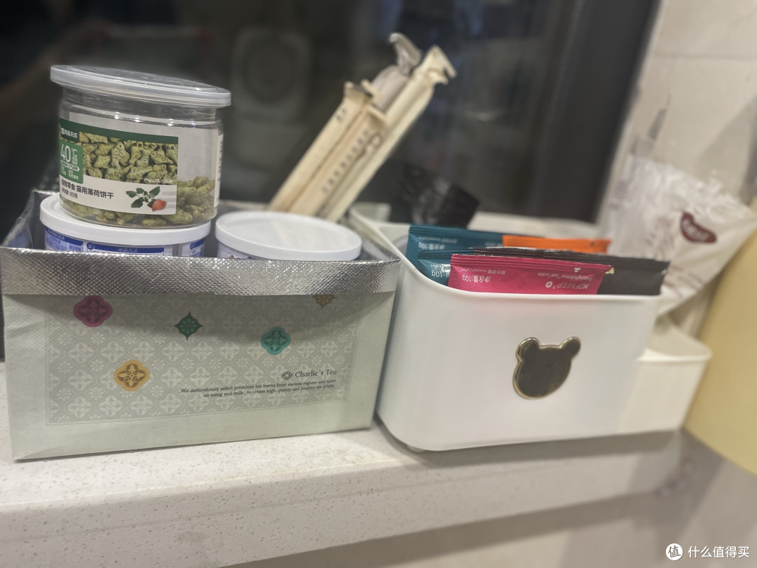 如何用家中多余的奶茶保温袋改造成实用收纳盒