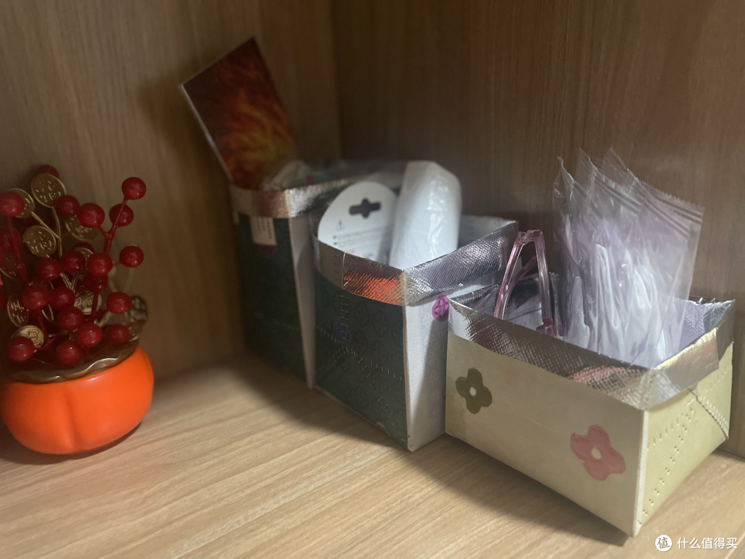 如何用家中多余的奶茶保温袋改造成实用收纳盒