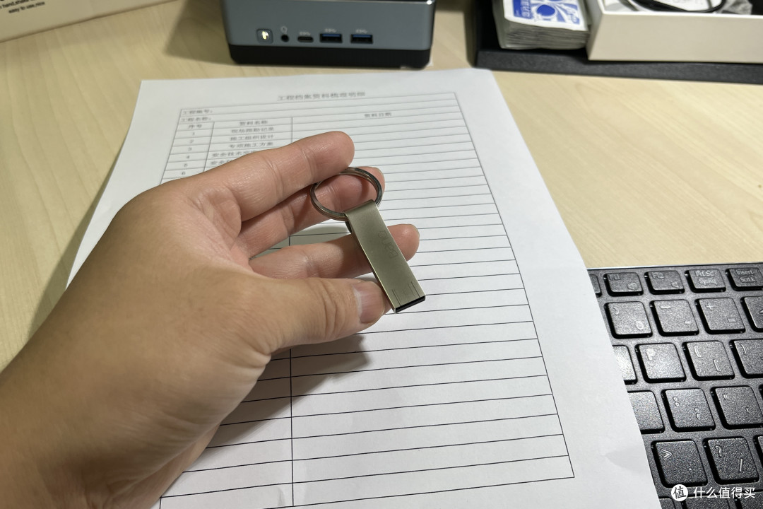 超薄纤细大容量，自带磁吸甩不掉——麦沃磁吸移动固态硬盘