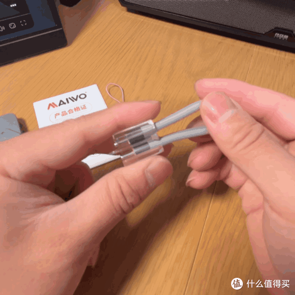 超薄纤细大容量，自带磁吸甩不掉——麦沃磁吸移动固态硬盘