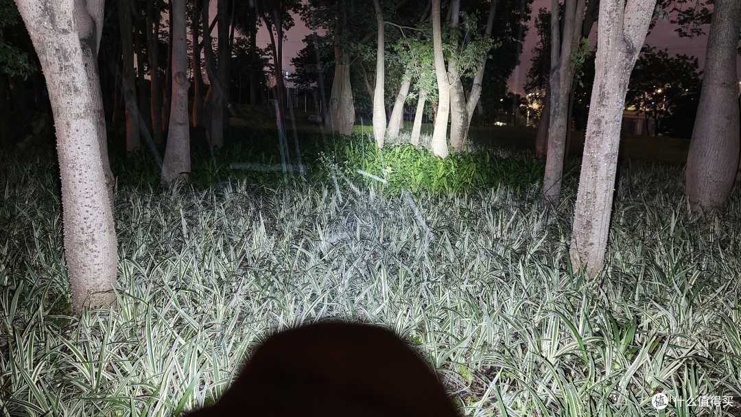 8000流明的EDC终结者,文质彬彬的西装暴徒——奈特科尔 EDC37!