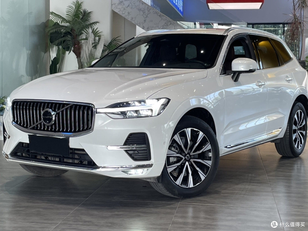 沃尔沃XC60 B5 四驱智逸豪华版:北欧质感与实用科技的平衡之作