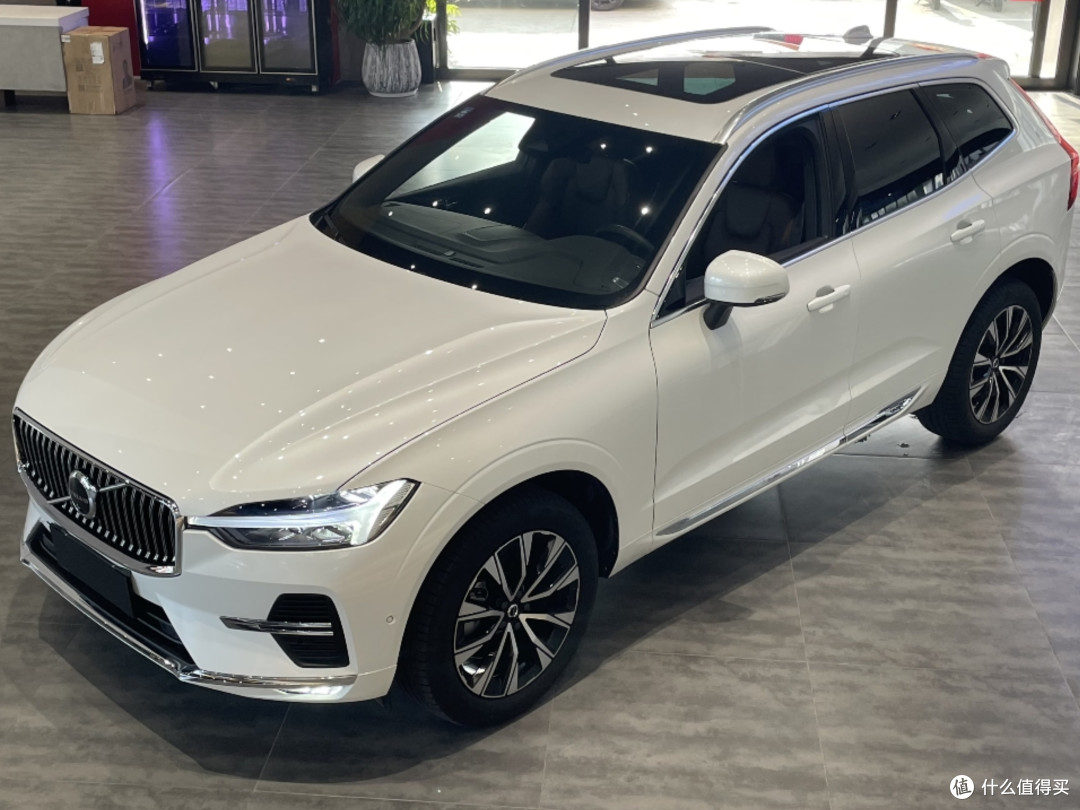 沃尔沃XC60 B5 四驱智逸豪华版:北欧质感与实用科技的平衡之作
