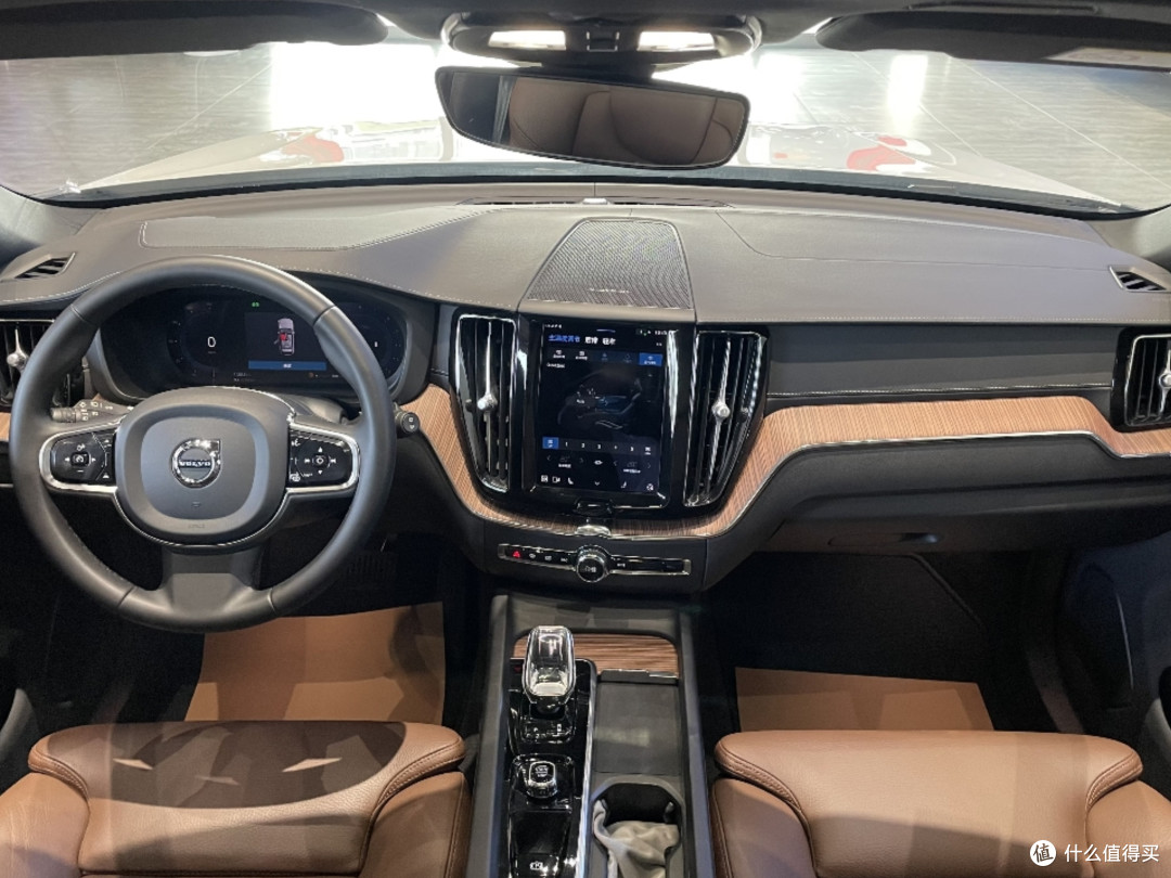 沃尔沃XC60 B5 四驱智逸豪华版:北欧质感与实用科技的平衡之作