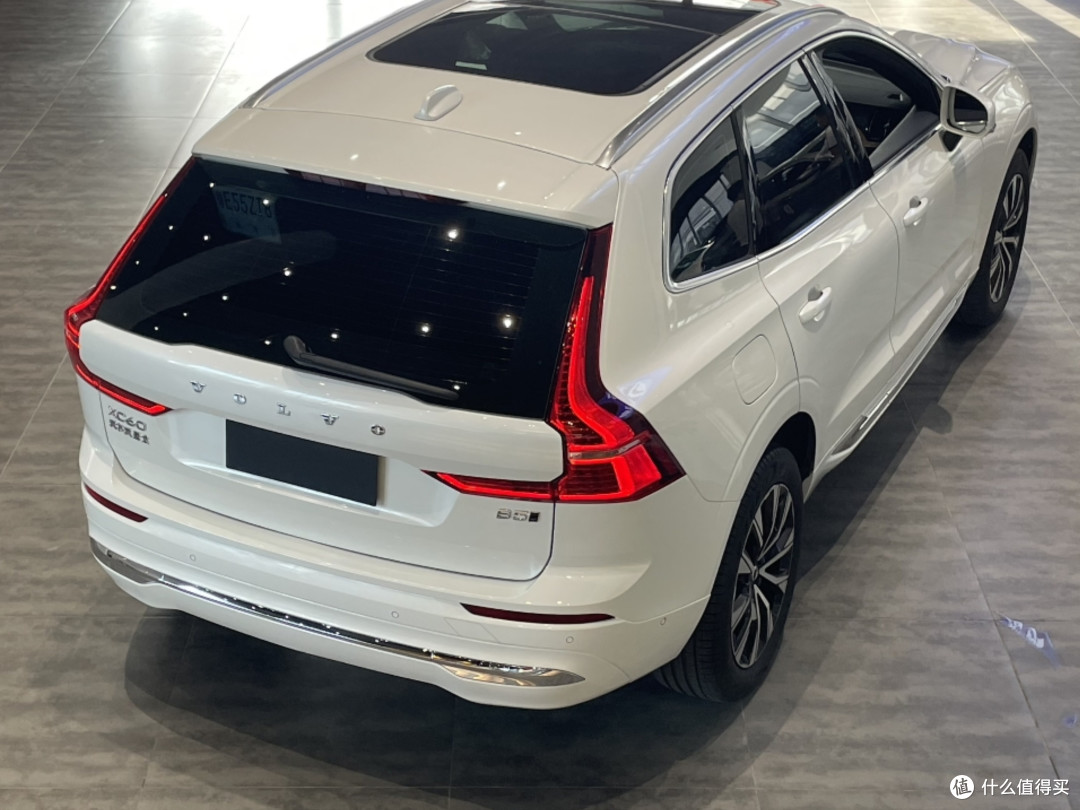 沃尔沃XC60 B5 四驱智逸豪华版：北欧质感与实用科技的平衡之作