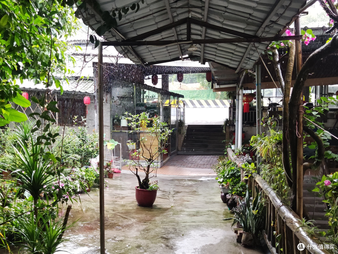 飞来峡水库边上的神仙饭店