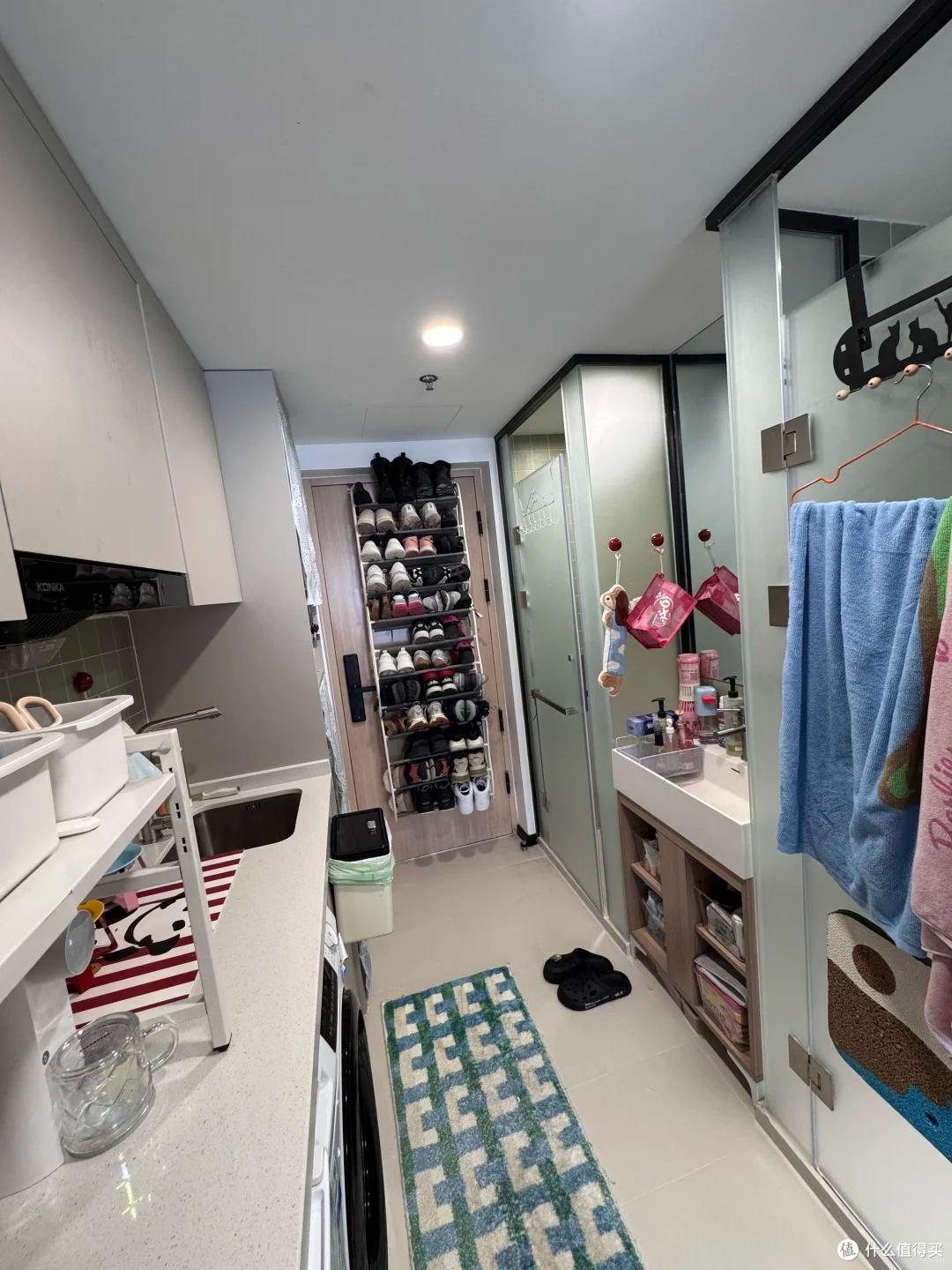 香港一姑娘的家火了,12㎡,布置得满满当当,那叫一个壮观,晒晒