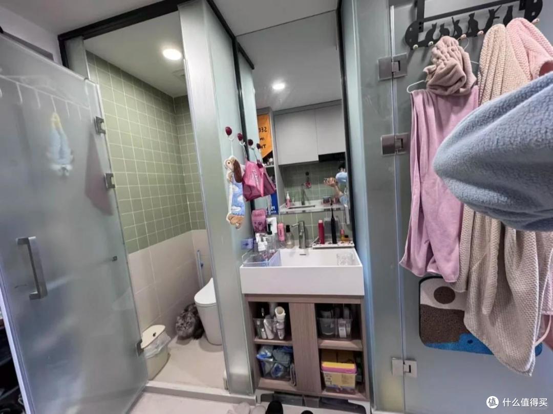 香港一姑娘的家火了,12㎡,布置得满满当当,那叫一个壮观,晒晒
