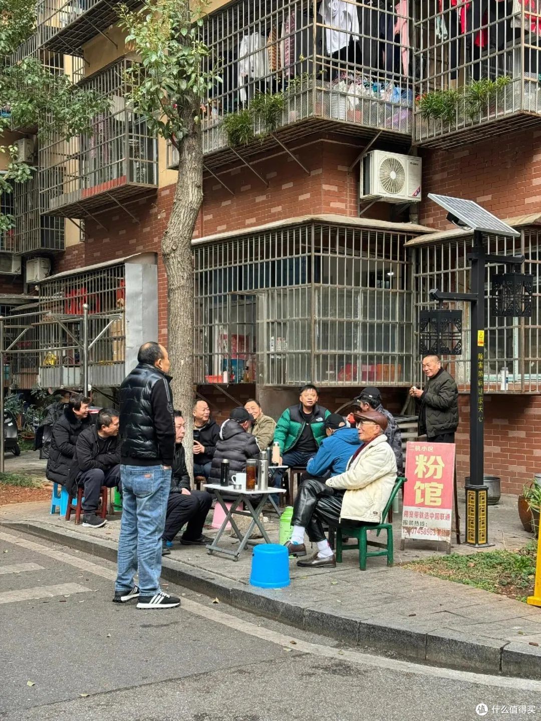 不听劝!买了别人不要的“老破小一楼”,入住一年多,说说心里话