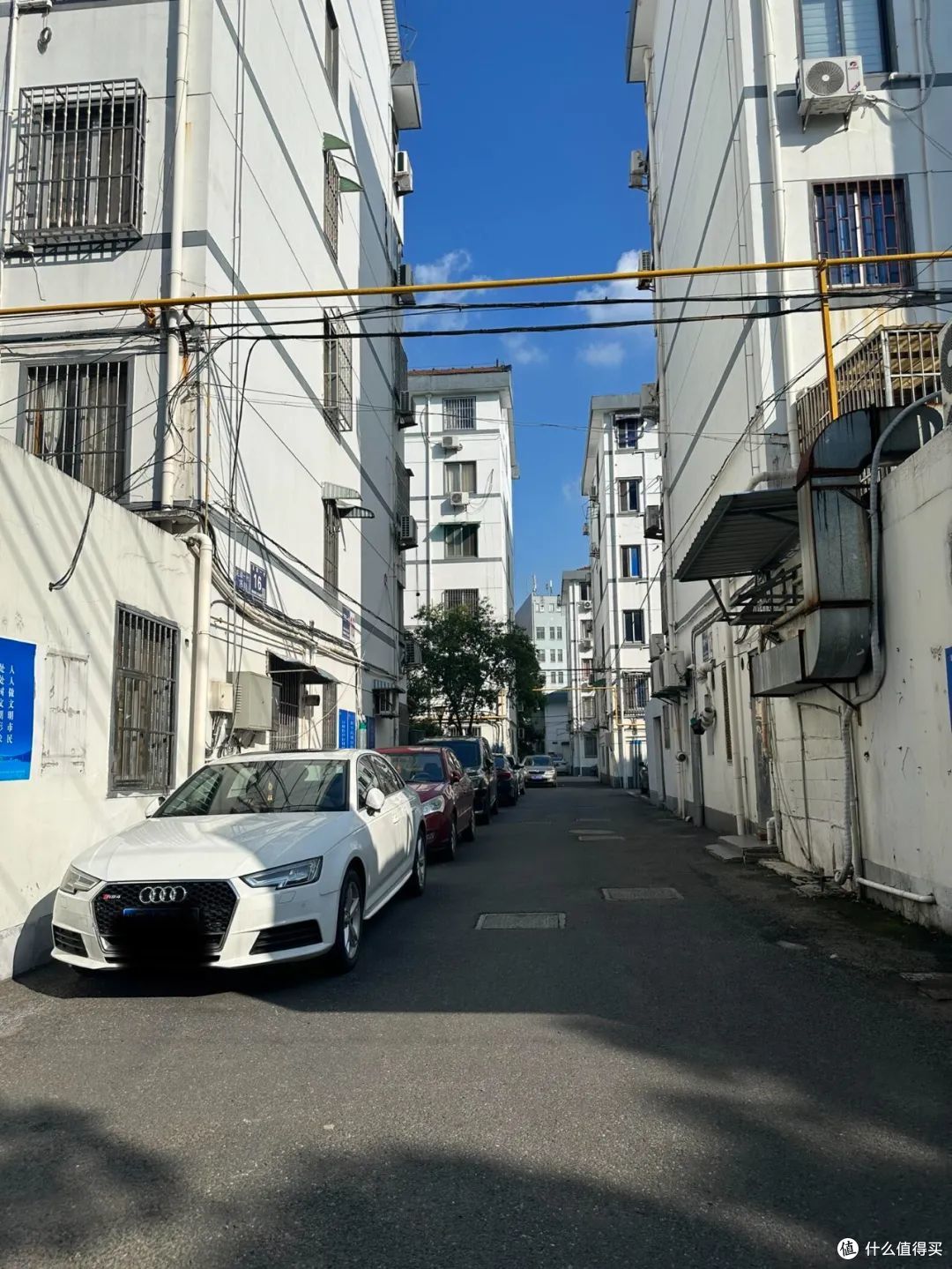 不听劝!买了别人不要的“老破小一楼”,入住一年多,说说心里话
