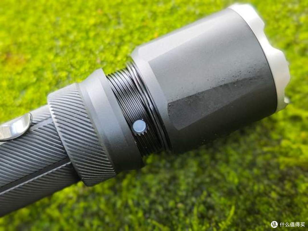 点亮黑夜的全能之光:Fenix TK21R强光手电