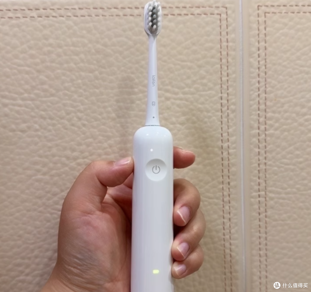 电动牙刷哪个好用排行榜盘点:实测八大品牌,揭秘谁是护牙王者!