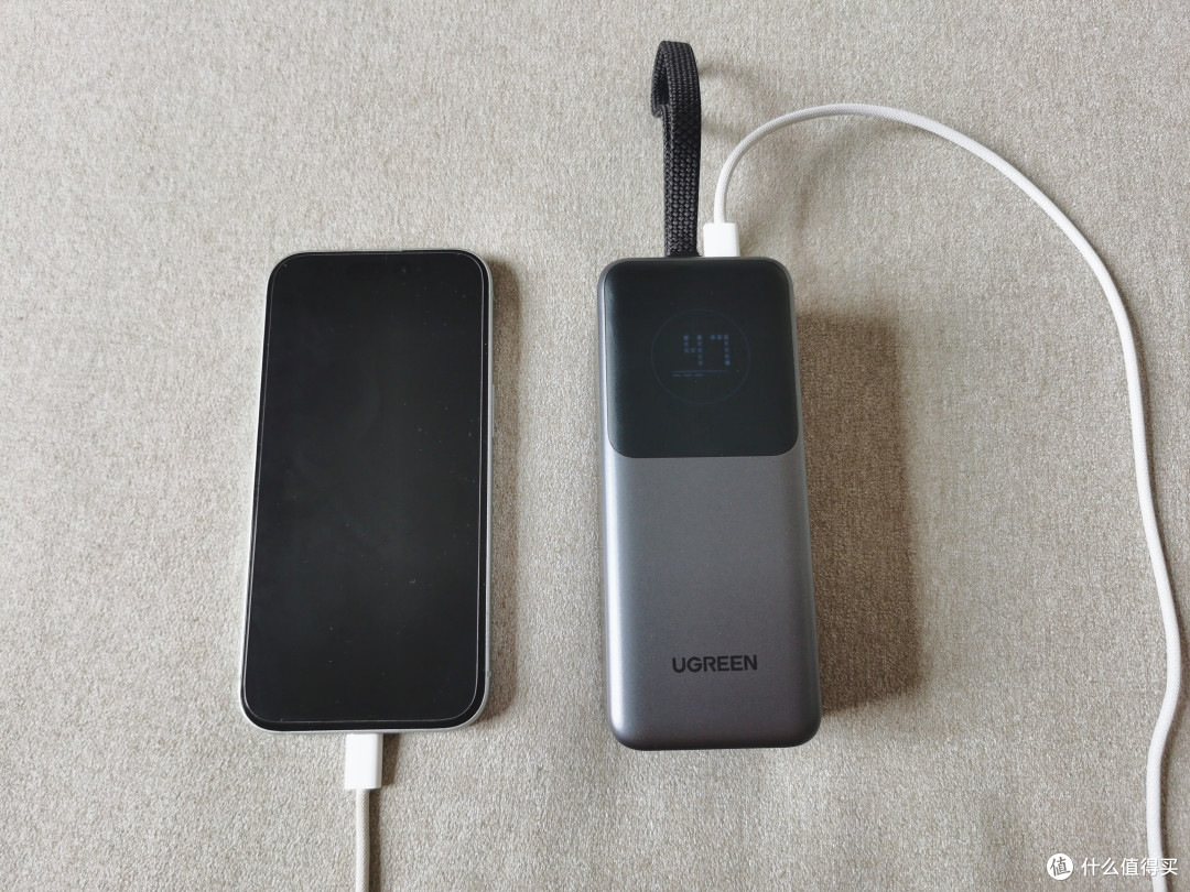绿联能量湃Pro 130W自带线充电宝,解决多设备续航焦虑的实用之选