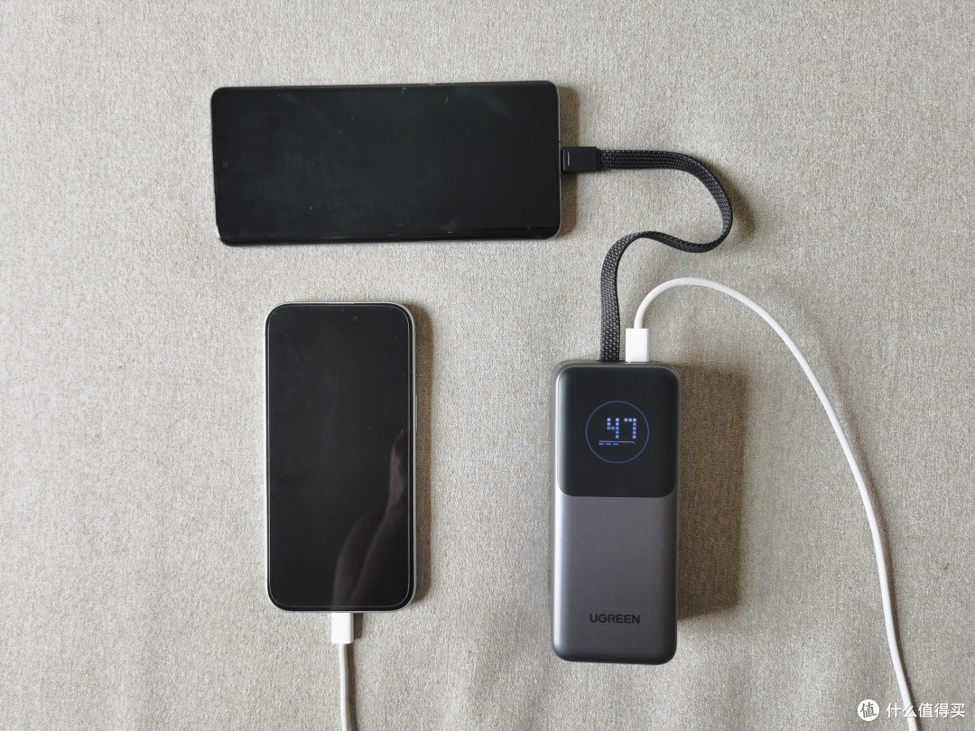 绿联能量湃Pro 130W自带线充电宝,解决多设备续航焦虑的实用之选