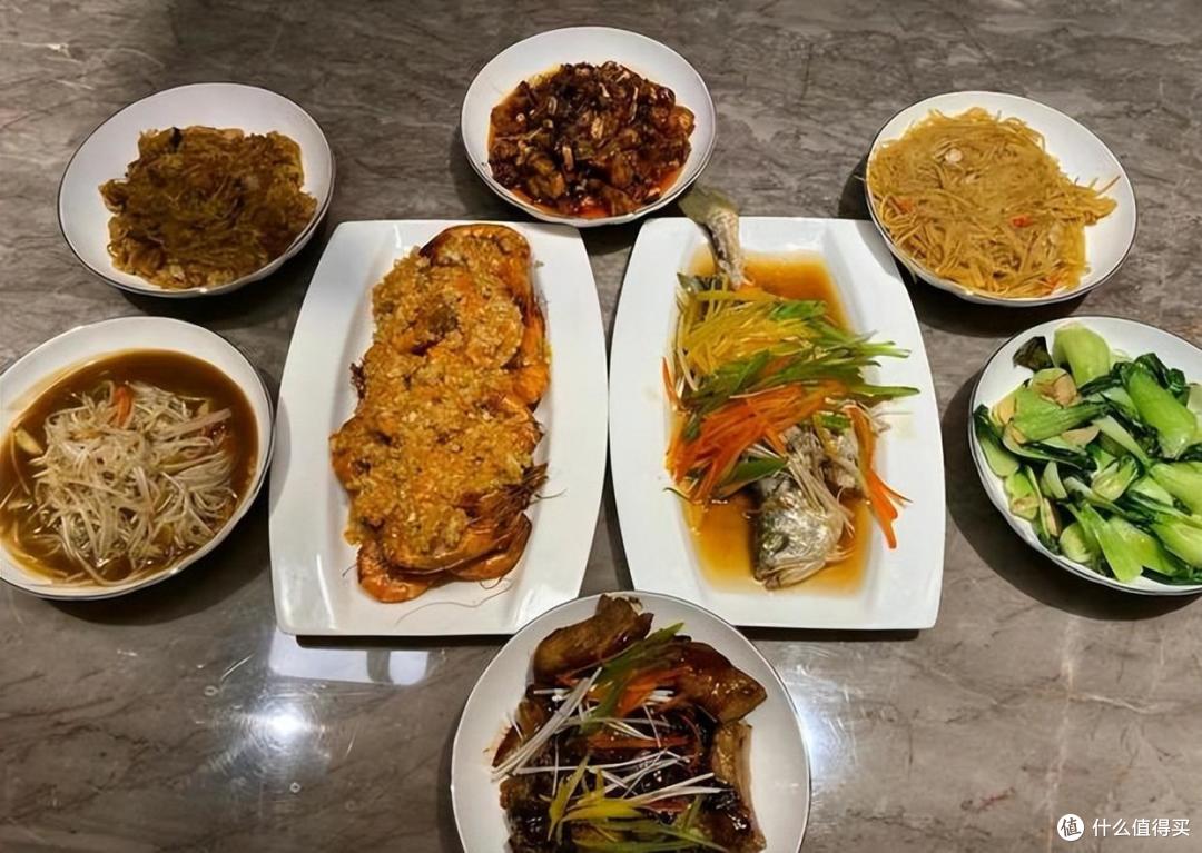 36岁林更新的“豪宅”火了,超大厨房,养生做饭,网友:真接地气