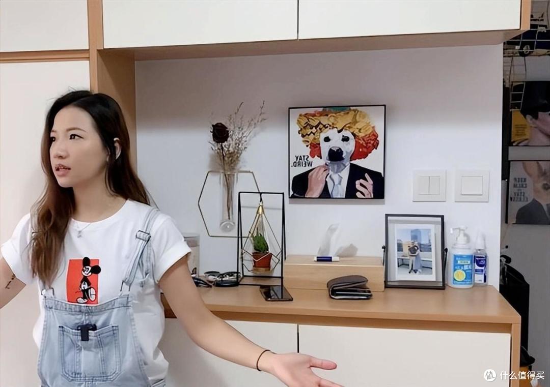 香港一姑娘火了，工作十年，不买包不逛街，攒下16㎡房子，真厉害