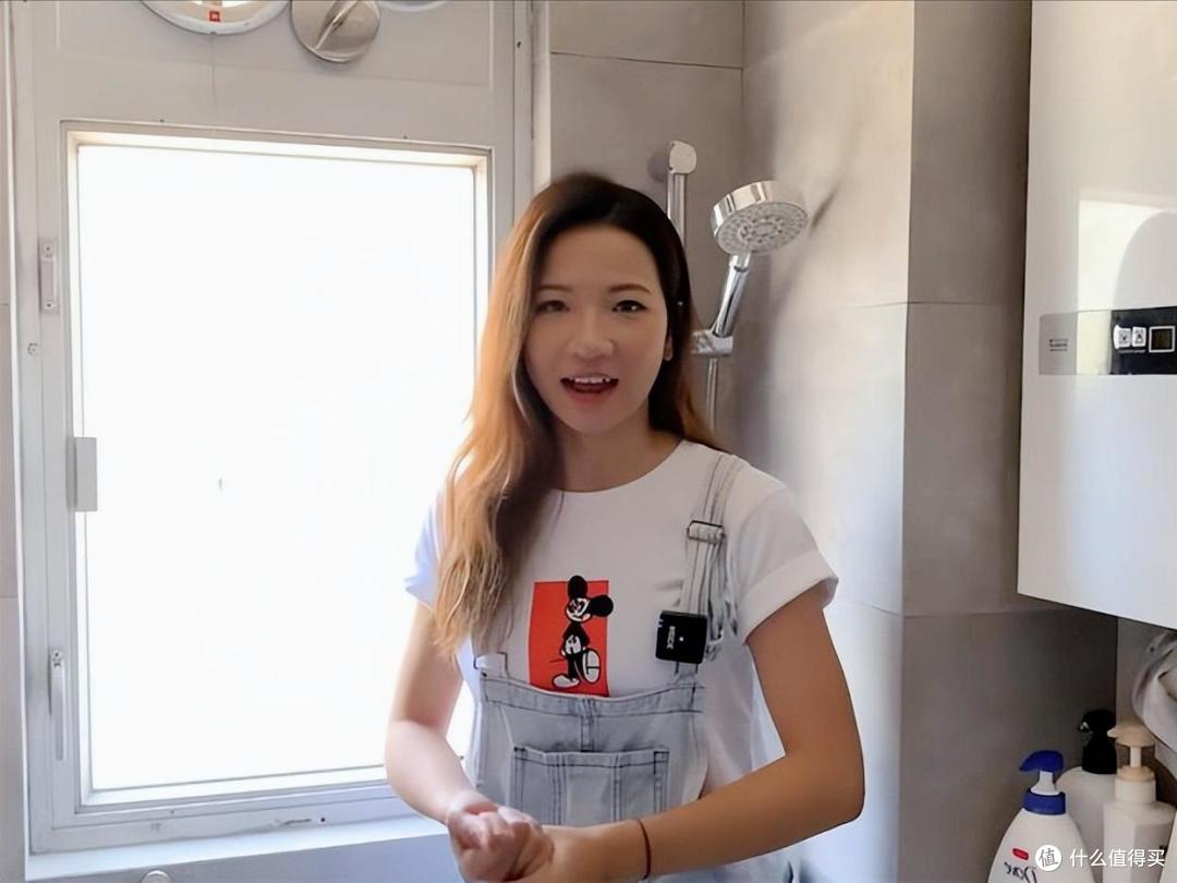 香港一姑娘火了，工作十年，不买包不逛街，攒下16㎡房子，真厉害