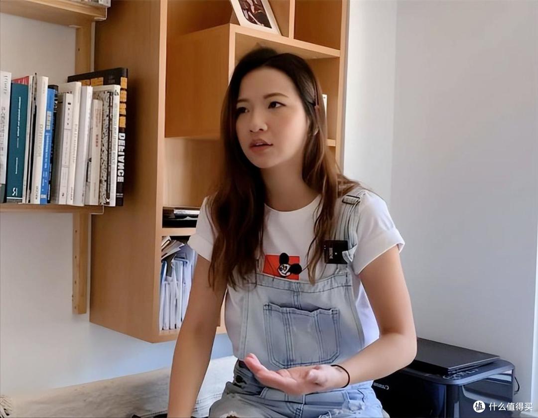 香港一姑娘火了，工作十年，不买包不逛街，攒下16㎡房子，真厉害