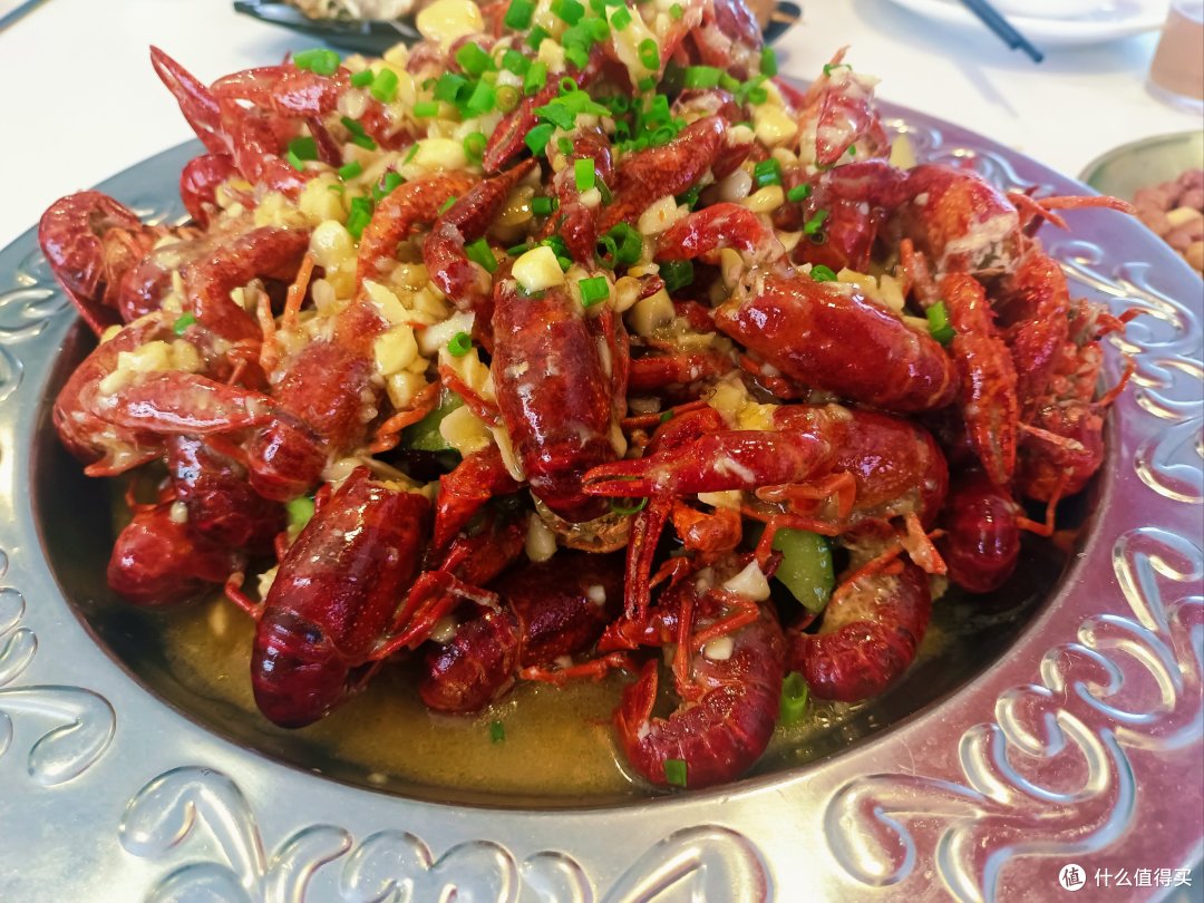 小龙虾，头部是“虾黄”还是“虾屎”？很多人分不清，别再乱吃了