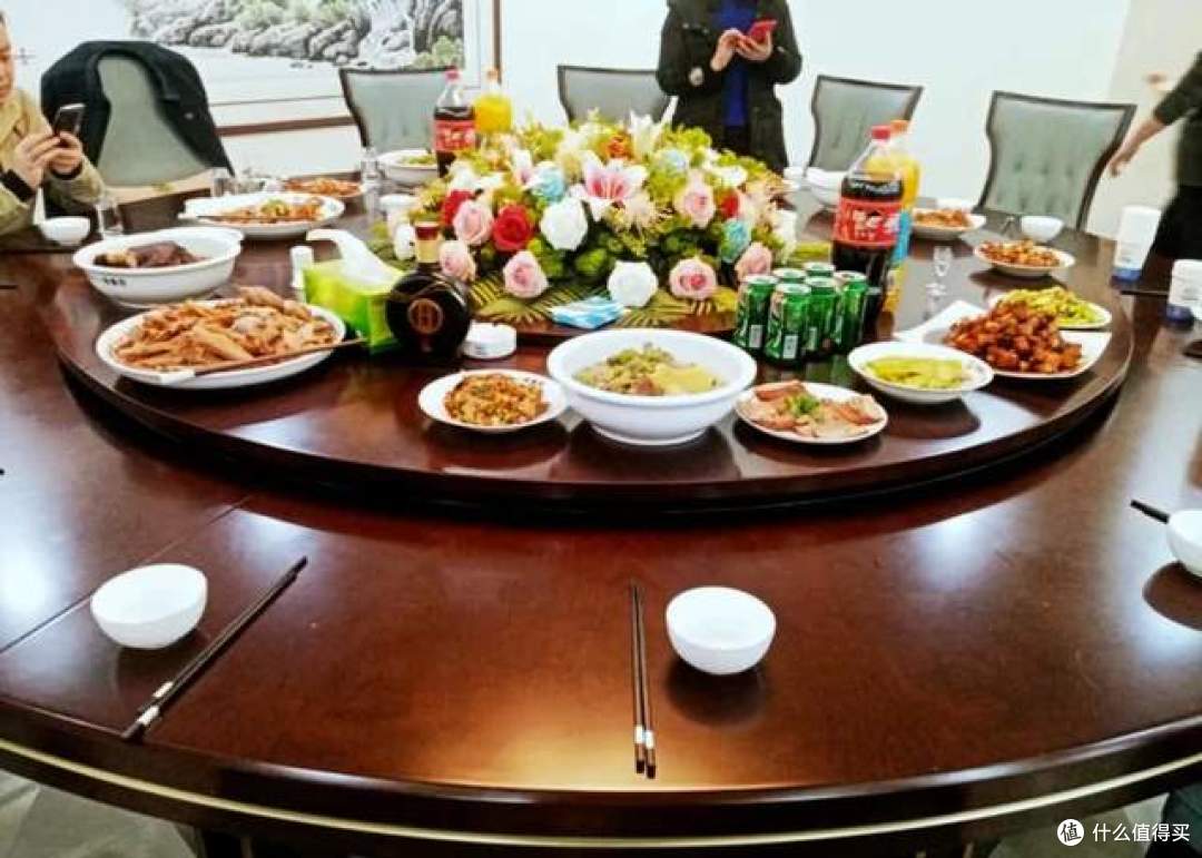纪委:饭局禁令全面升级,公务员参加这8类饭局,将直接处分!