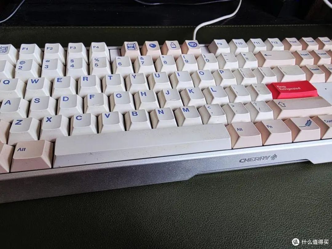 工作游戏两不误:我的梦中情“盘”雷柏V700DIY-98客制化键盘体验