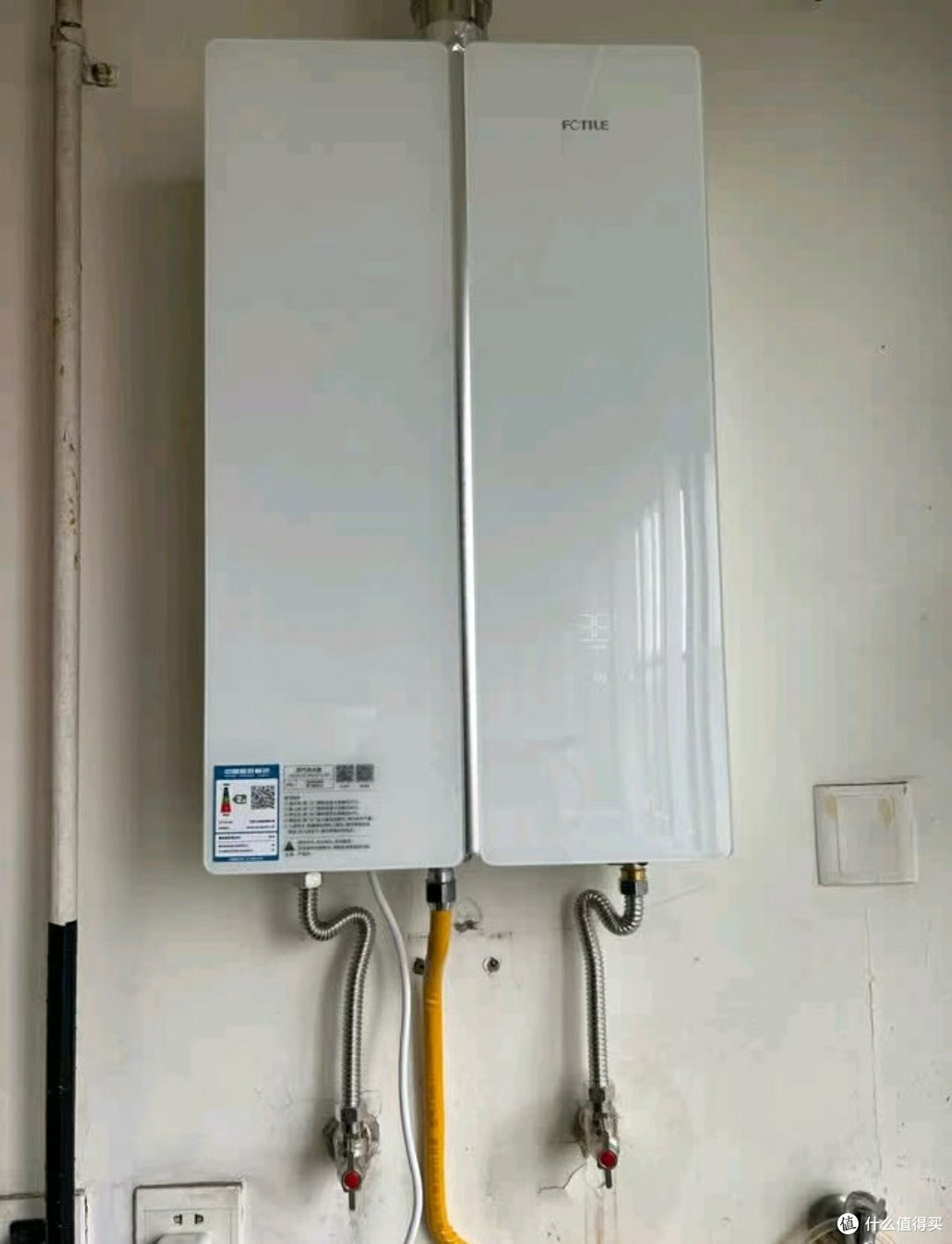 方太蝶翼M燃气热水器:16+1升大水量,洗澡做饭两不误!