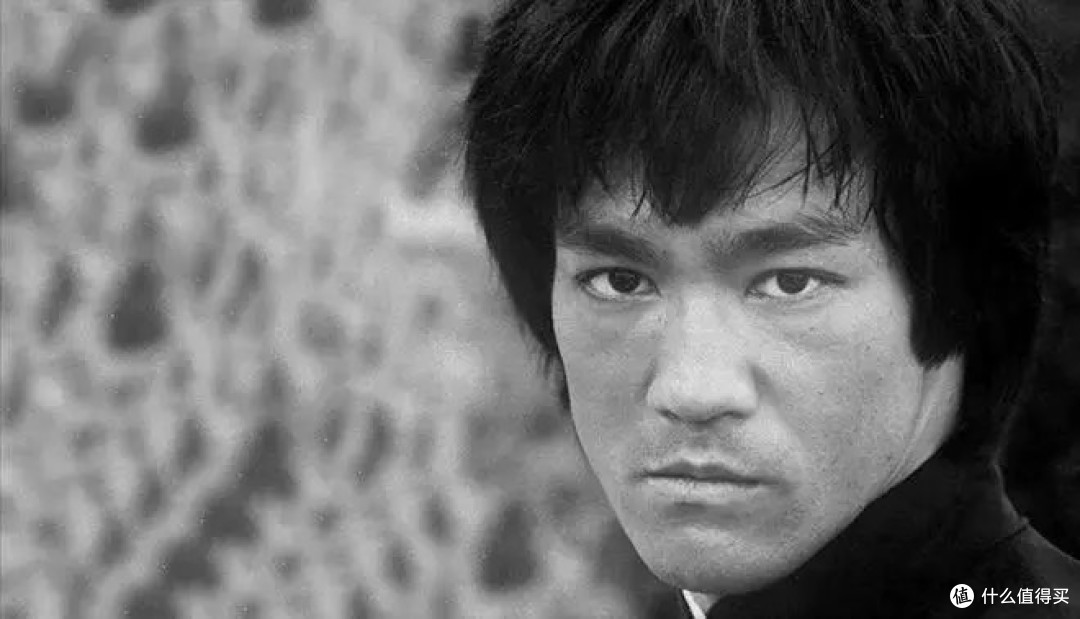 李小龙:武道传奇与时代精神的不朽符号