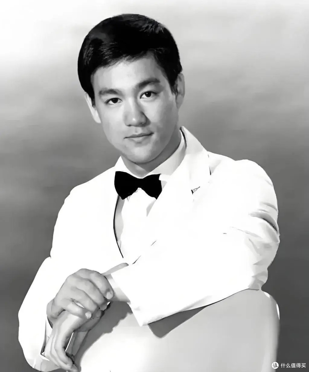 李小龙：武道传奇与时代精神的不朽符号