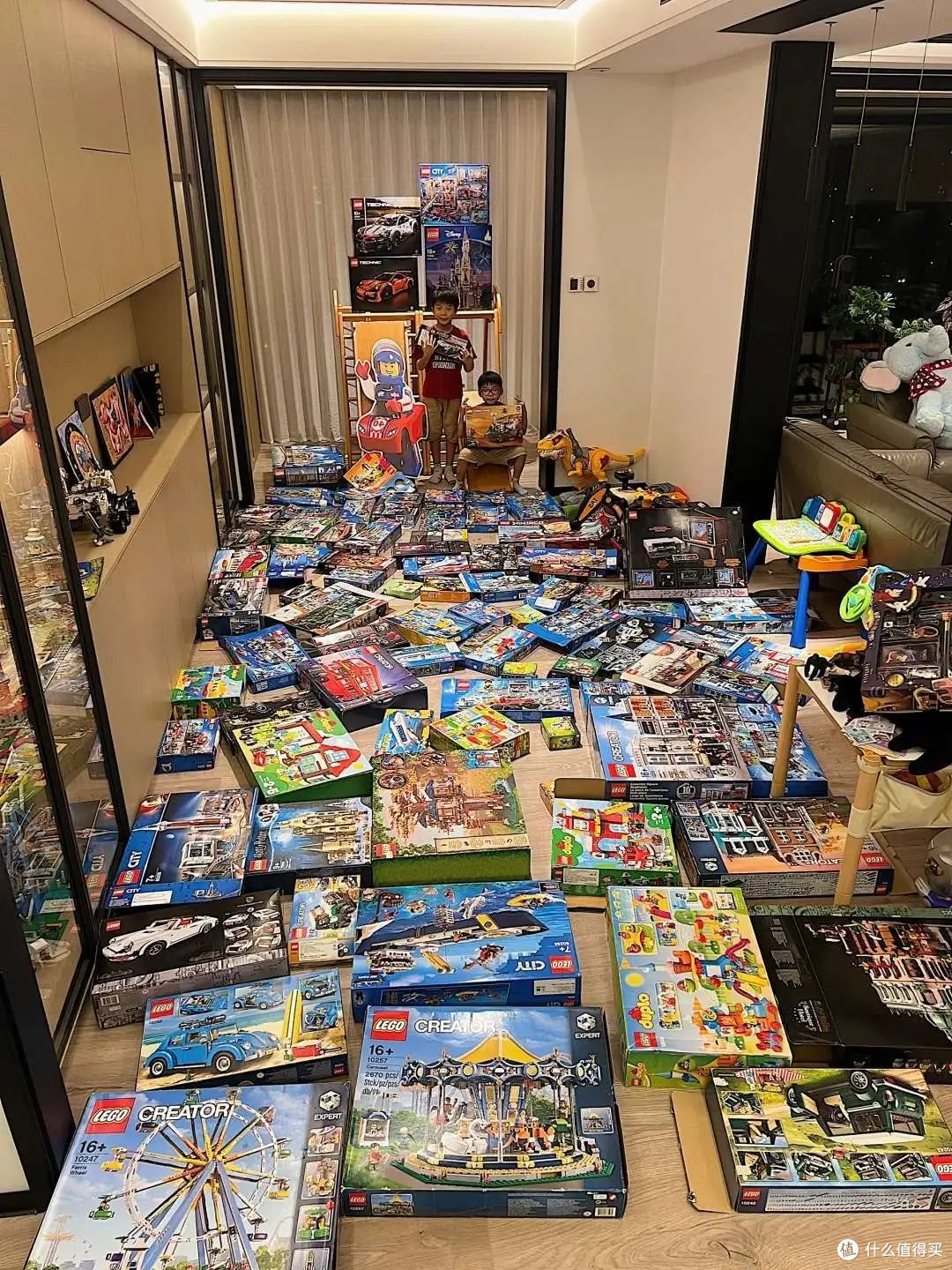 11岁男孩靠乐高胶水狂赚120万美元!评论区:原来上瘾的是爸妈!
