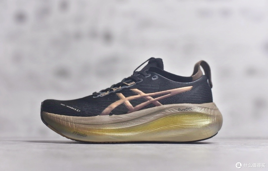 Asics GEL-NIMBUS 27 PLATINUM:马拉松赛道上的舒适之选