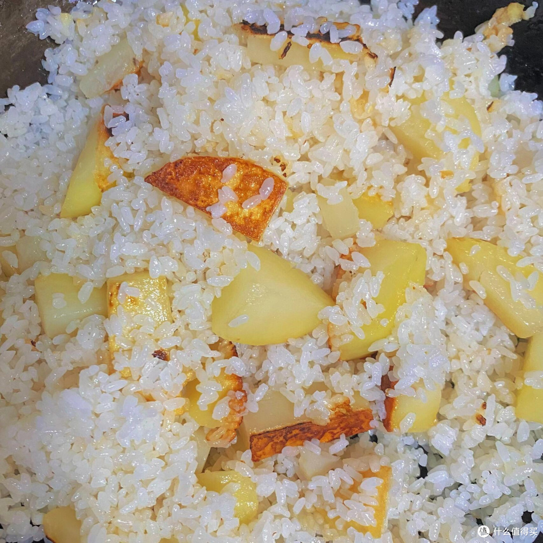 奶奶的洋芋箜饭:记忆中的暖味道