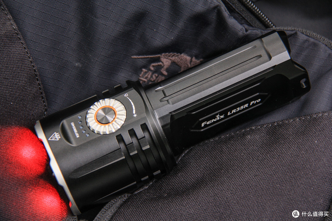 演绎手持照明装备的户外精彩:FENIX LR35R Pro