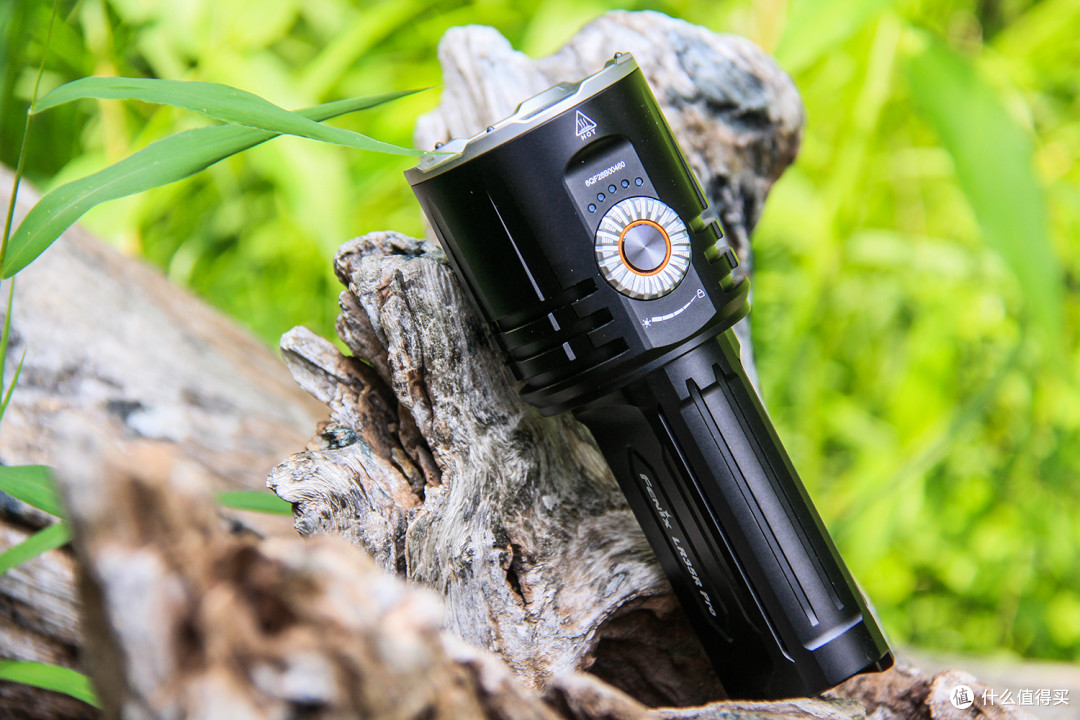 演绎手持照明装备的户外精彩:FENIX LR35R Pro