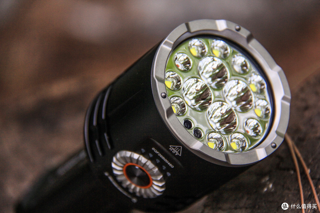 演绎手持照明装备的户外精彩:FENIX LR35R Pro