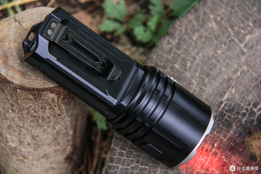 演绎手持照明装备的户外精彩:FENIX LR35R Pro
