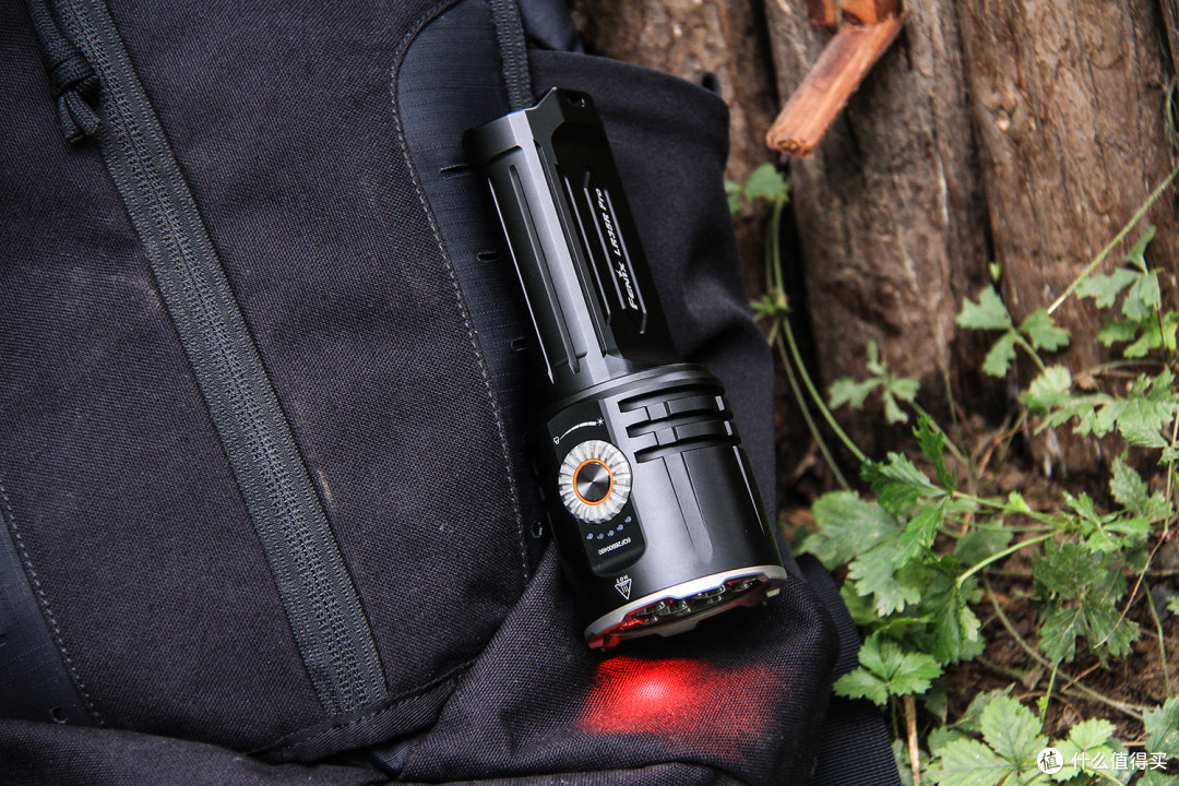 演绎手持照明装备的户外精彩:FENIX LR35R Pro