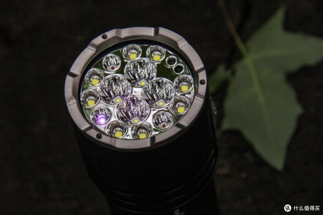 演绎手持照明装备的户外精彩:FENIX LR35R Pro