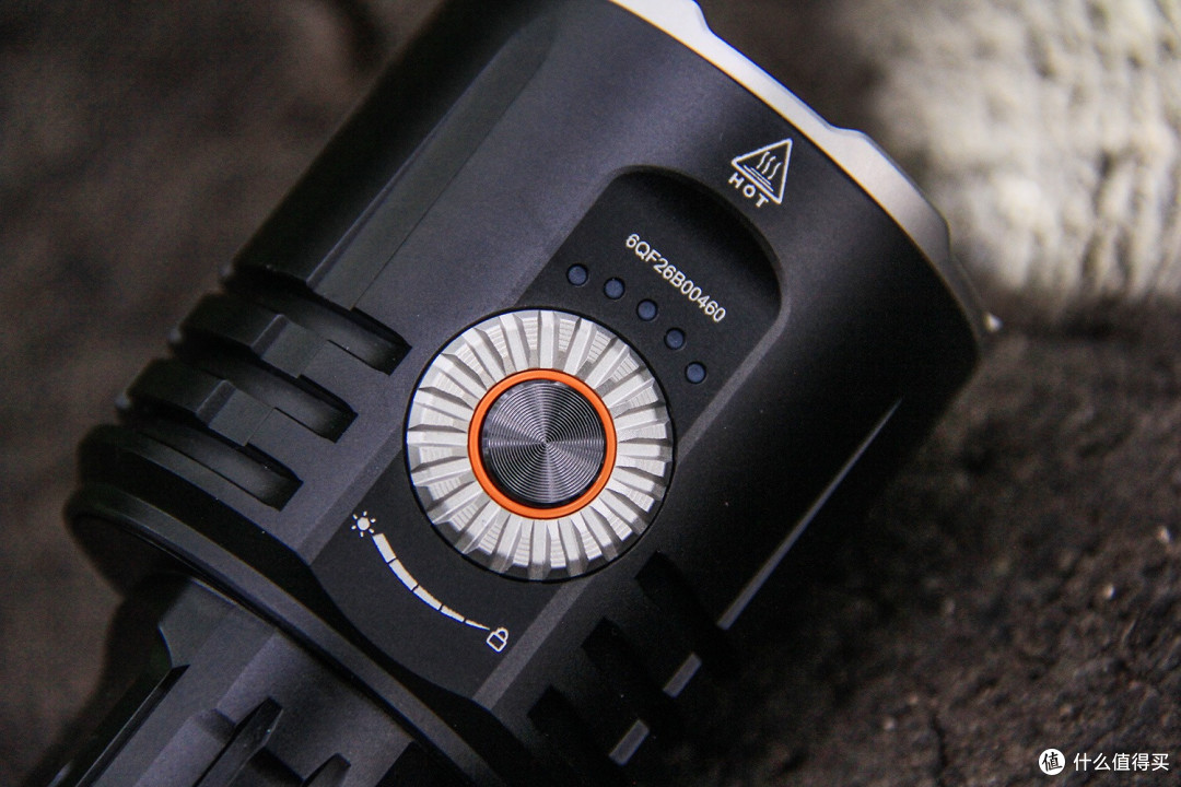 演绎手持照明装备的户外精彩:FENIX LR35R Pro