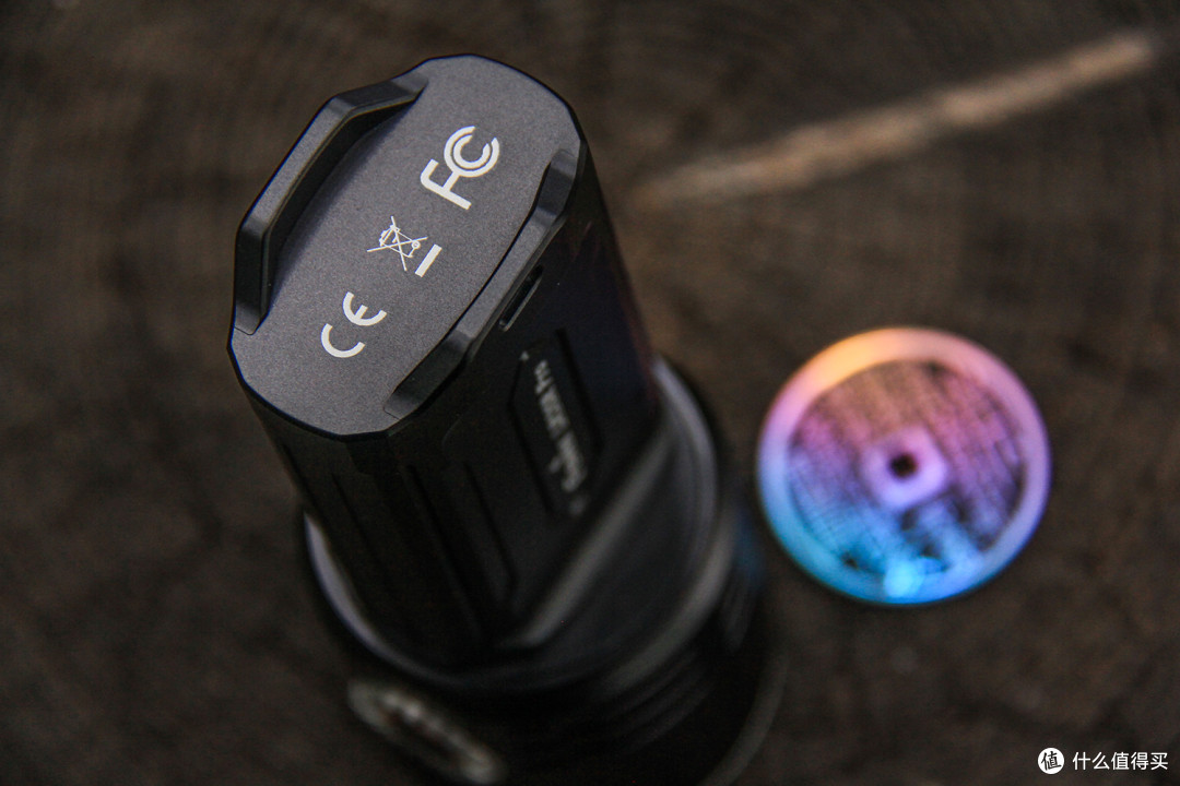 演绎手持照明装备的户外精彩:FENIX LR35R Pro