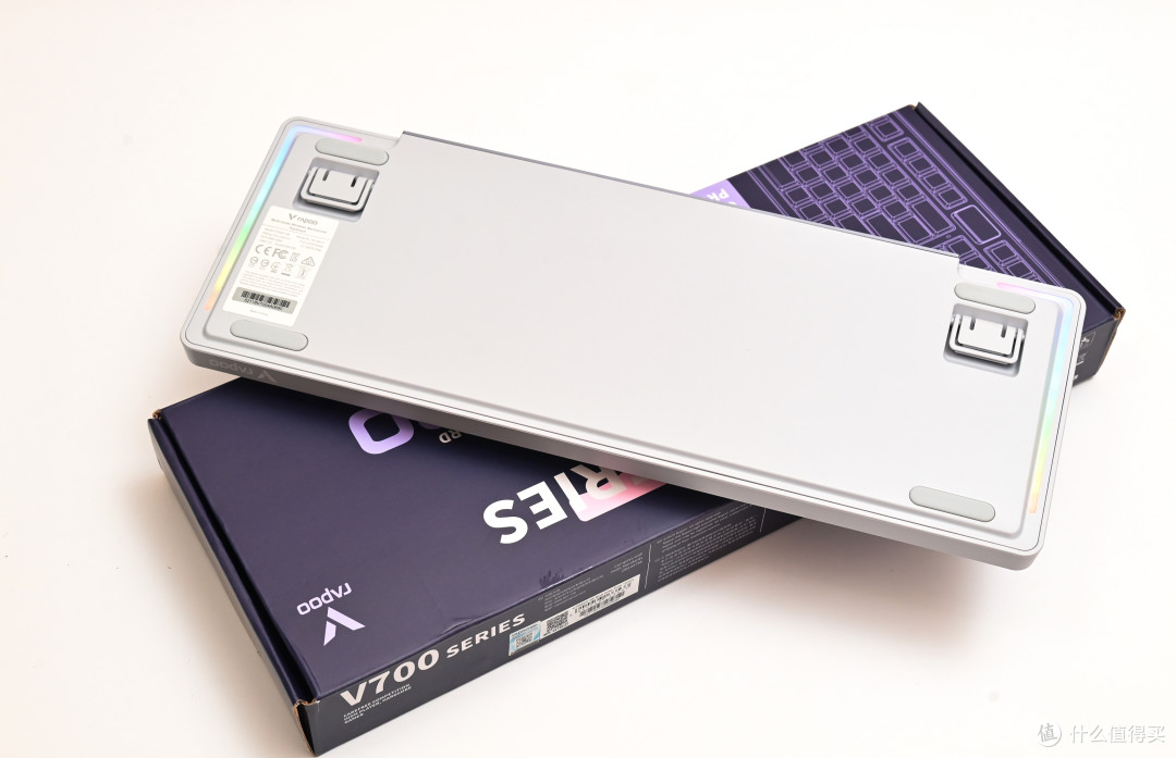 全面均衡高性价比，雷柏客制化多模键盘V700DIY-98