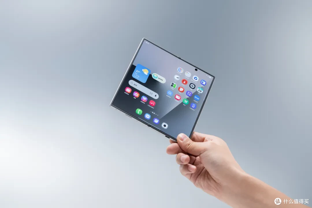 三星Galaxy Z Fold7测评:一次冒险换来更多机会