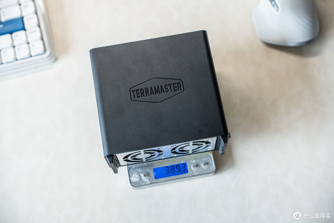 全闪硬盘柜?噱头还是真提升?铁威马D4 SSD上手体验