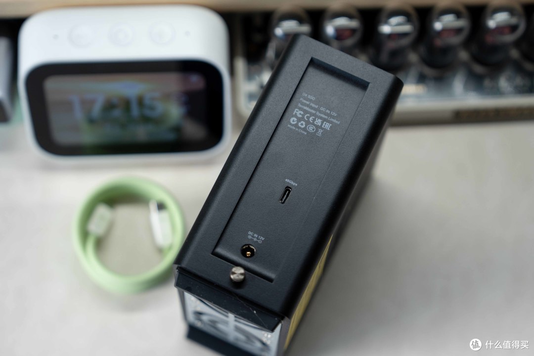 全闪硬盘柜?噱头还是真提升?铁威马D4 SSD上手体验