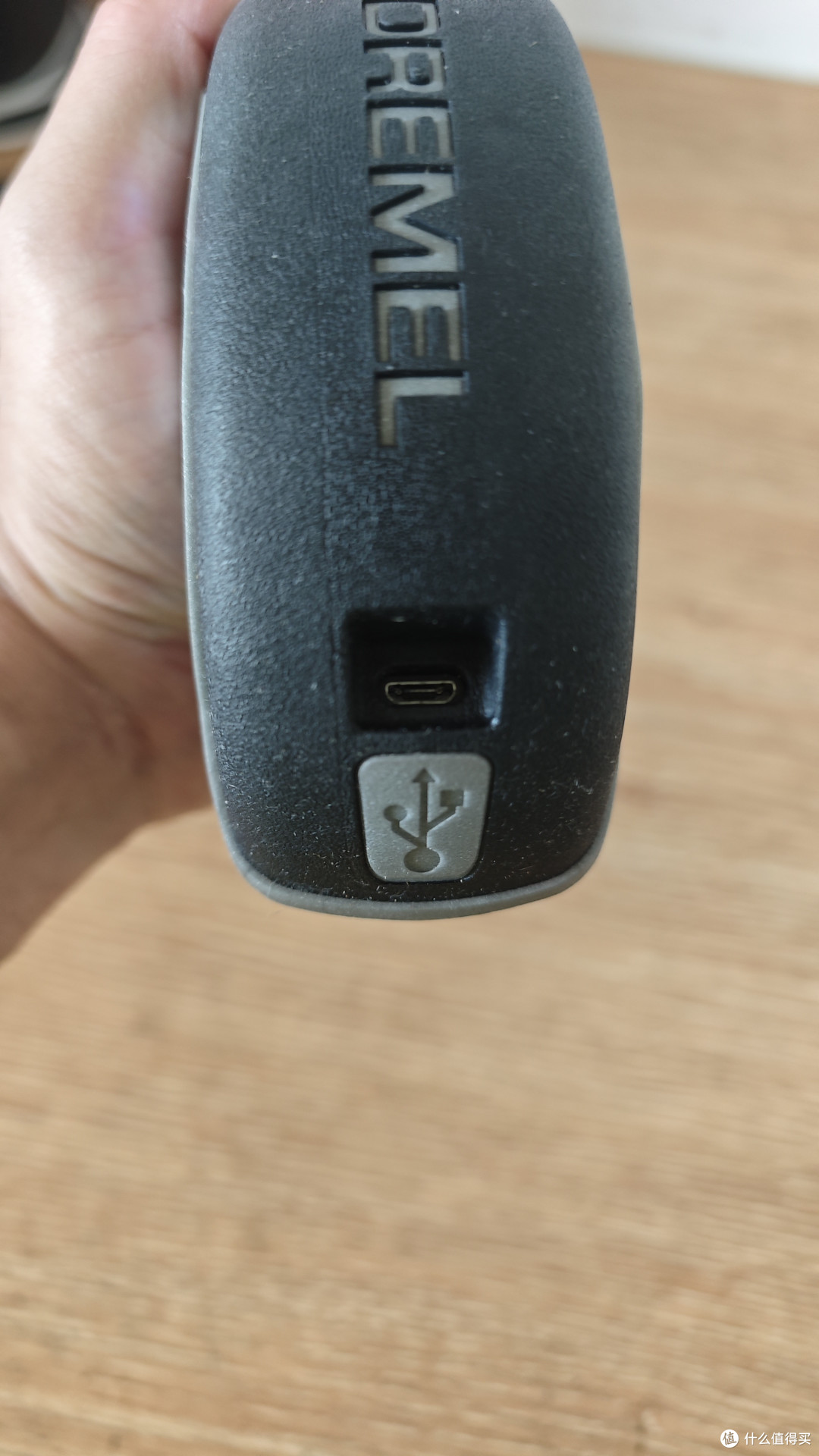 充电口还是Micro-USB的