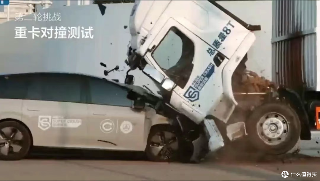 被理想i8撞到四轮弹起!乘龙卡车:被摆了一道,法务已在处理……
