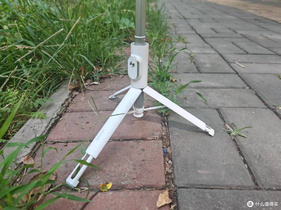 一个小小的自拍杆,让我惊喜不已,几乎满足了各类场景的使用